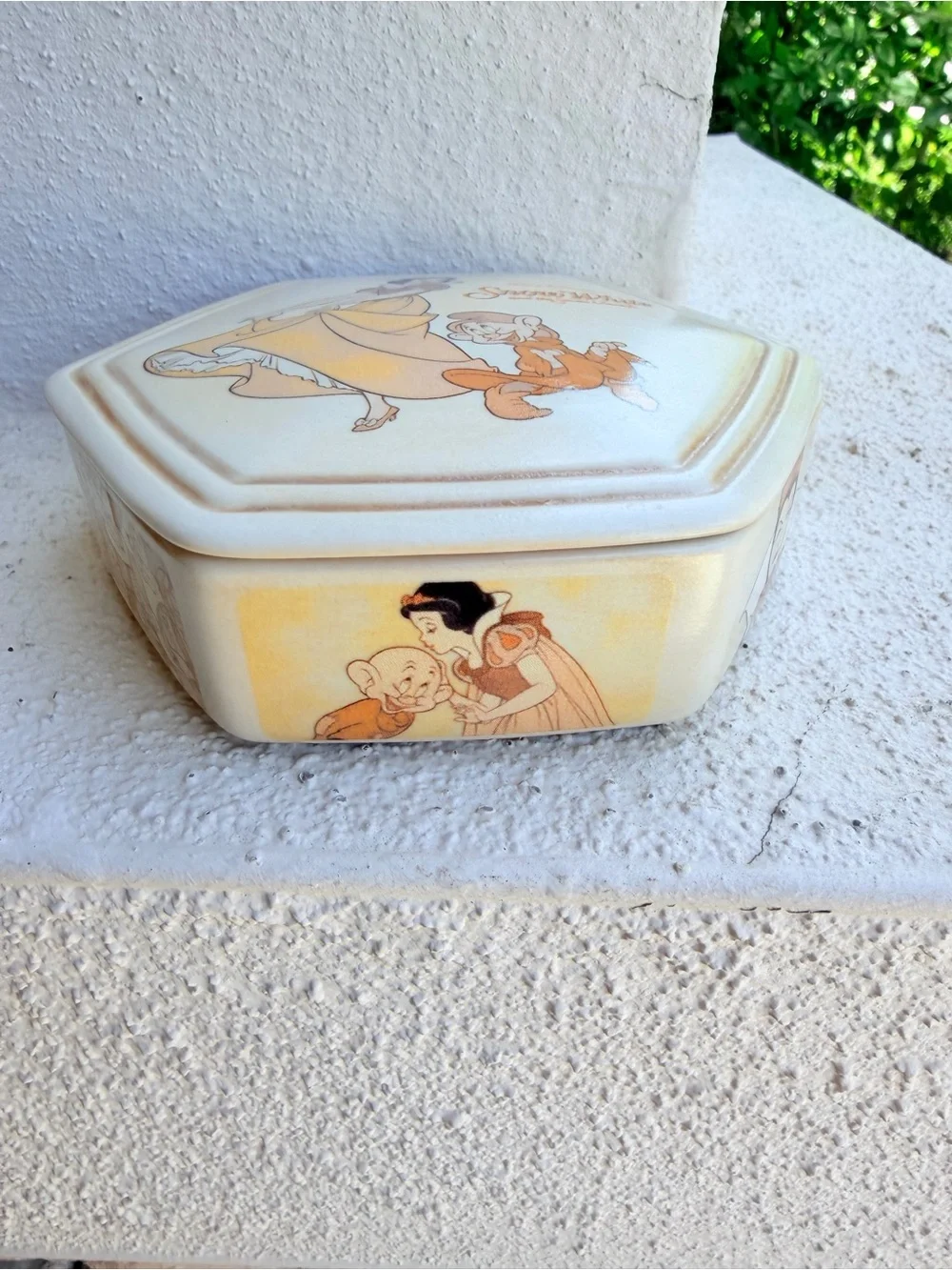Walt Disney Snow White & Seven Dwarfs 70th Anniversary Porcelain Trinket Box